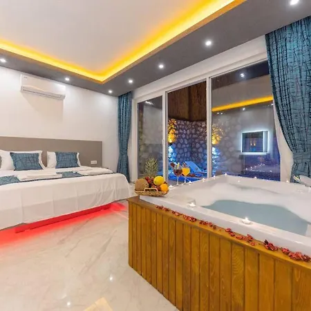 Vila Montana Jakuzili Balayi Tatil Villasi Kaş