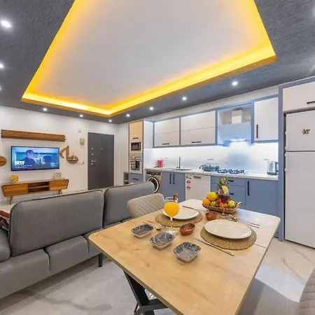 Montana Jakuzili Balayi Tatil Villasi Kaş