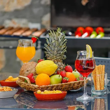 Vila Montana Jakuzili Balayi Tatil Villasi Kaş