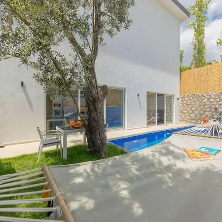 Montana Jakuzili Balayi Tatil Villasi Vila *