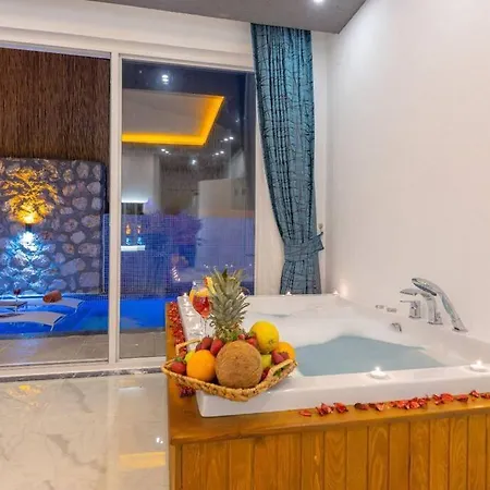 Montana Jakuzili Balayi Tatil Villasi Kaş