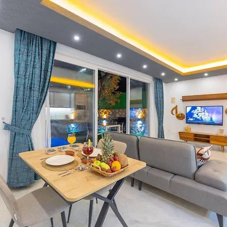 Montana Jakuzili Balayi Tatil Villasi Kaş