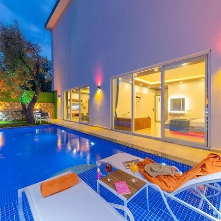 Montana Jakuzili Balayi Tatil Villasi Vila