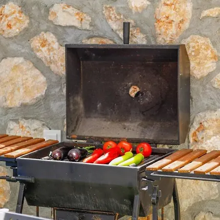 Montana Jakuzili Balayi Tatil Villasi Kaş